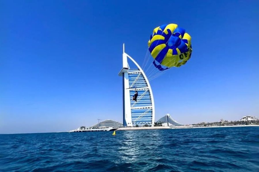 Dubai Parasailing Experience For One